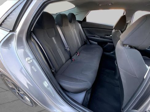 Used 2023 Hyundai Elantra SEL FWD image 17