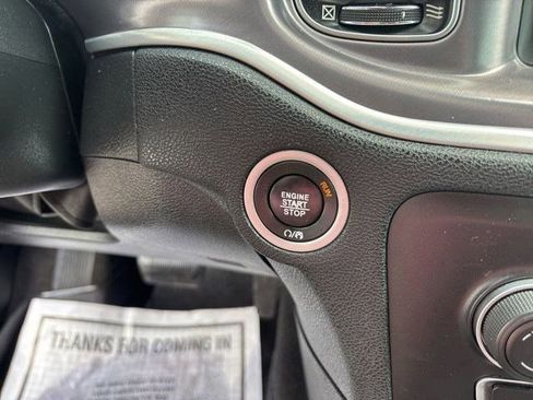 Used 2019 Dodge Charger SXT RWD image 20
