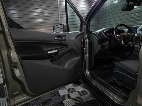 Used 2019 Ford Transit Connect XLT w/ Driver-Assist Package image 32