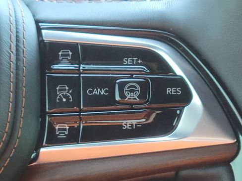 Used 2024 Jeep Grand Cherokee L Summit w/ High Altitude Package image 27