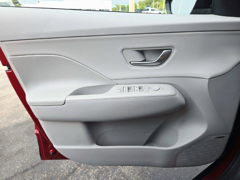 Used 2024 Hyundai Kona Limited AWD/4WD image 34