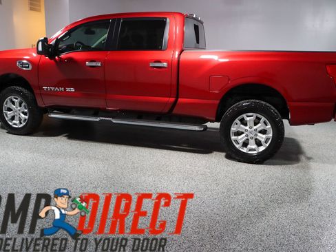 Used 2017 Nissan Titan SV AWD/4WD image 10