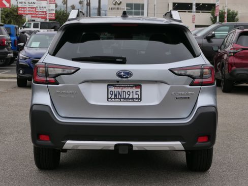 Certified 2025 Subaru Outback Touring AWD/4WD image 4