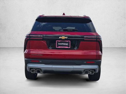New 2026 Chevrolet Traverse LT w/ Sun and Wheel Package FWD image 8