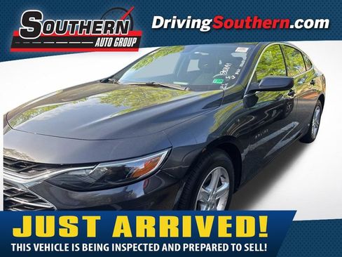 Used 2023 Chevrolet Malibu LT image 1