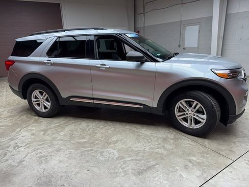 Certified 2023 Ford Explorer XLT w/ Equipment Group 202A image 6