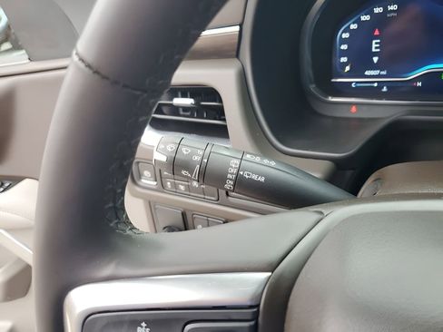 Used 2024 Chevrolet Tahoe LT w/ Luxury Package image 36