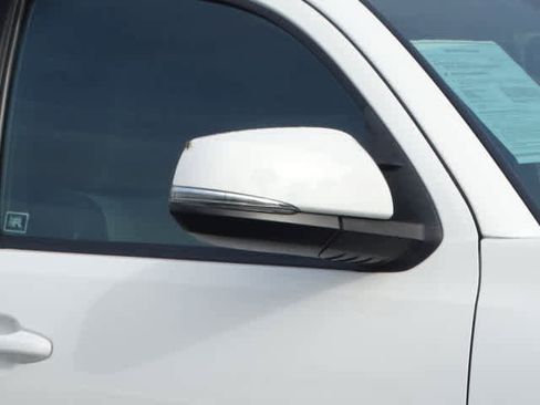 Used 2023 Toyota Tacoma TRD Off-Road image 6