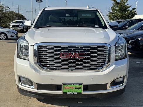 Used 2020 GMC Yukon XL Denali w/ Denali Premium Package image 7
