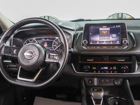 Used 2024 Nissan Rogue SV FWD image 17