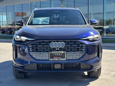 Used 2025 Audi Q5 Premium w/ Convenience Package AWD/4WD image 2