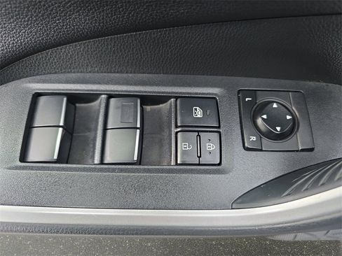 Used 2019 Toyota RAV4 XSE image 32