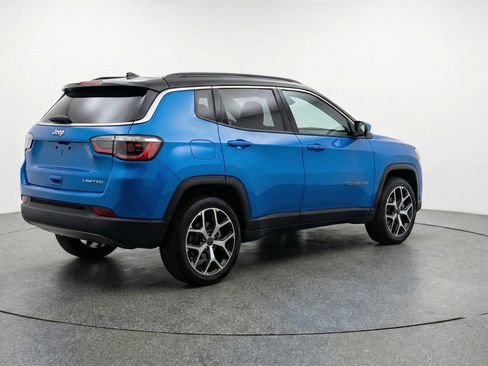 Used 2025 Jeep Compass Limited image 9