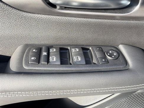 New 2026 Chrysler Pacifica Select w/ S Appearance Package image 20