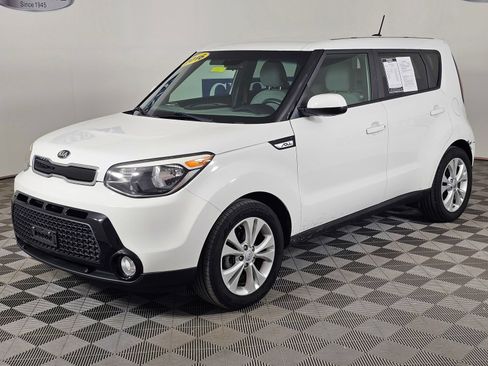 Used 2016 Kia Soul + FWD image 32
