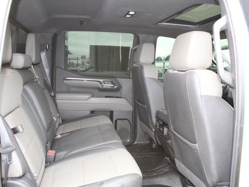 Used 2022 Chevrolet Silverado 1500 ZR2 w/ Technology Package AWD/4WD image 18