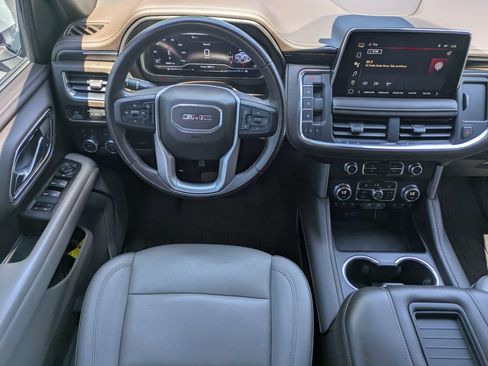 Used 2023 GMC Yukon SLT AWD/4WD image 16