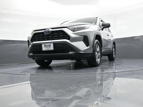 Certified 2022 Toyota RAV4 LE AWD/4WD image 25