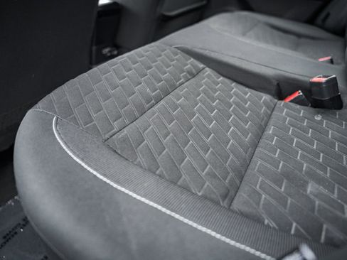 Used 2022 Nissan Kicks S image 28