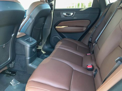 Used 2024 Volvo XC60 T8 Plus w/ Protection Package Premier AWD/4WD image 19