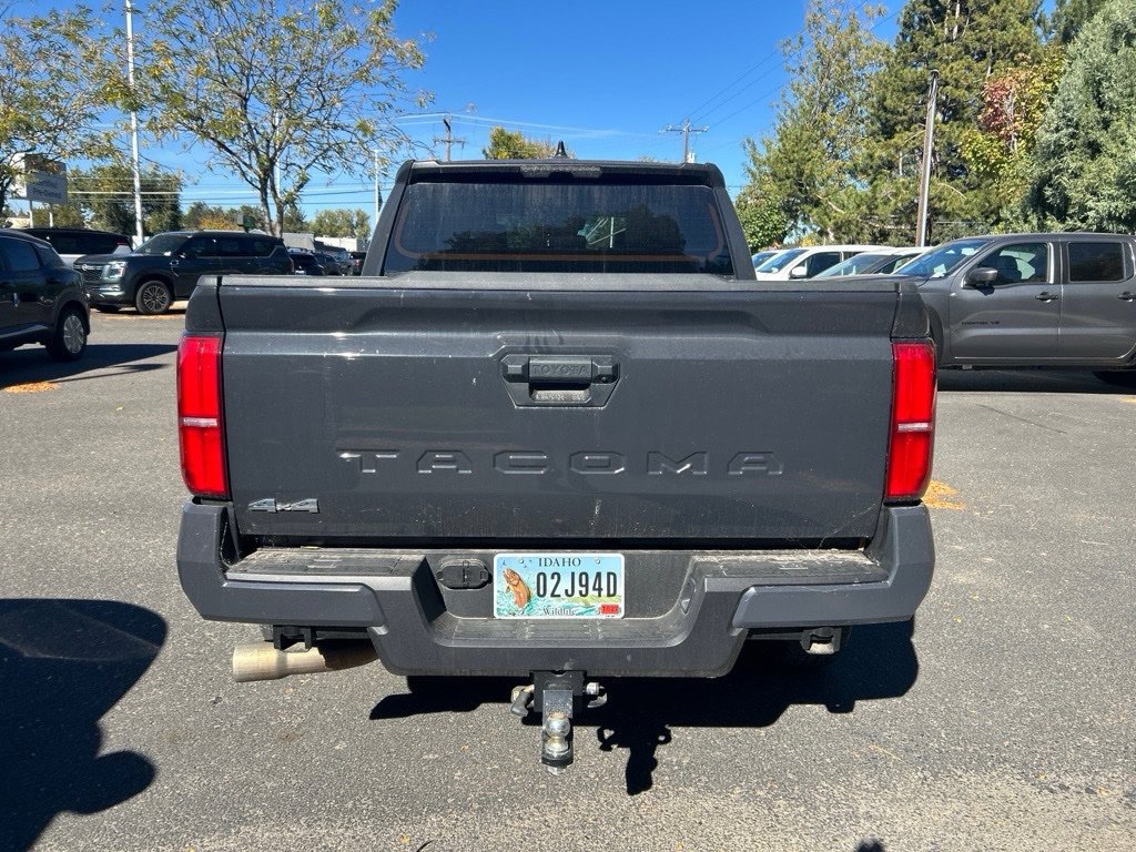 Used 2025 Toyota Tacoma SR5 AWD/4WD image 22