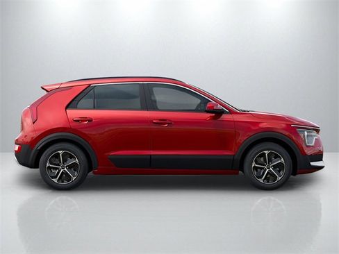 New 2025 Kia Niro LX image 7