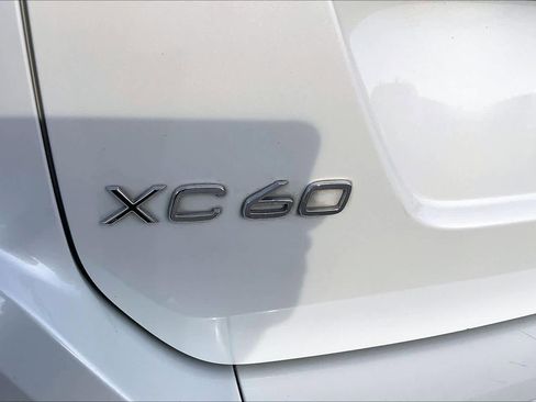 Used 2017 Volvo XC60 T6 Dynamic w/ Preferred Option Package AWD/4WD image 31