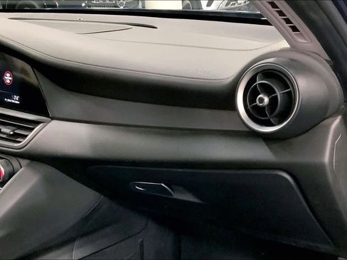 Used 2019 Alfa Romeo Giulia Ti Sport w/ Quick Order Package 22U Sport image 17