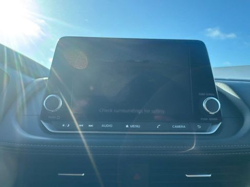 Certified 2025 Nissan Rogue SV FWD image 43