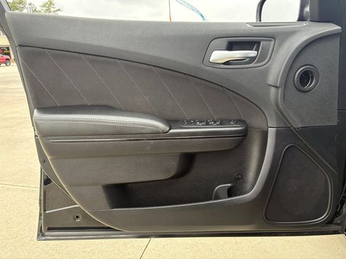 Used 2020 Dodge Charger SXT w/ Blacktop Package image 8