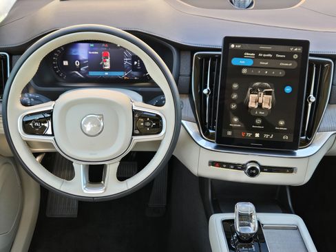 Used 2026 Volvo XC90 B6 Ultra image 39