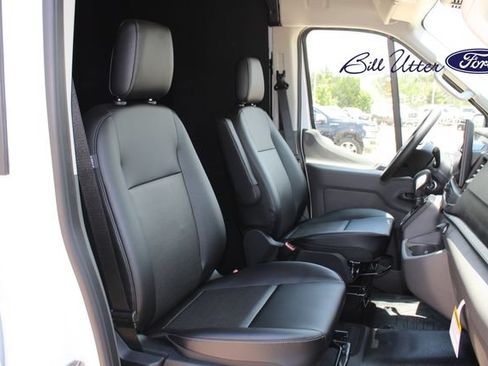 New 2026 Ford Transit 250 148 Medium Roof w/ Load Area Protection Package RWD image 7