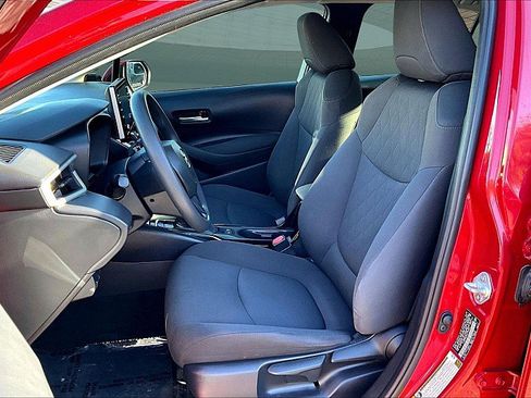 Used 2021 Toyota Corolla LE image 26