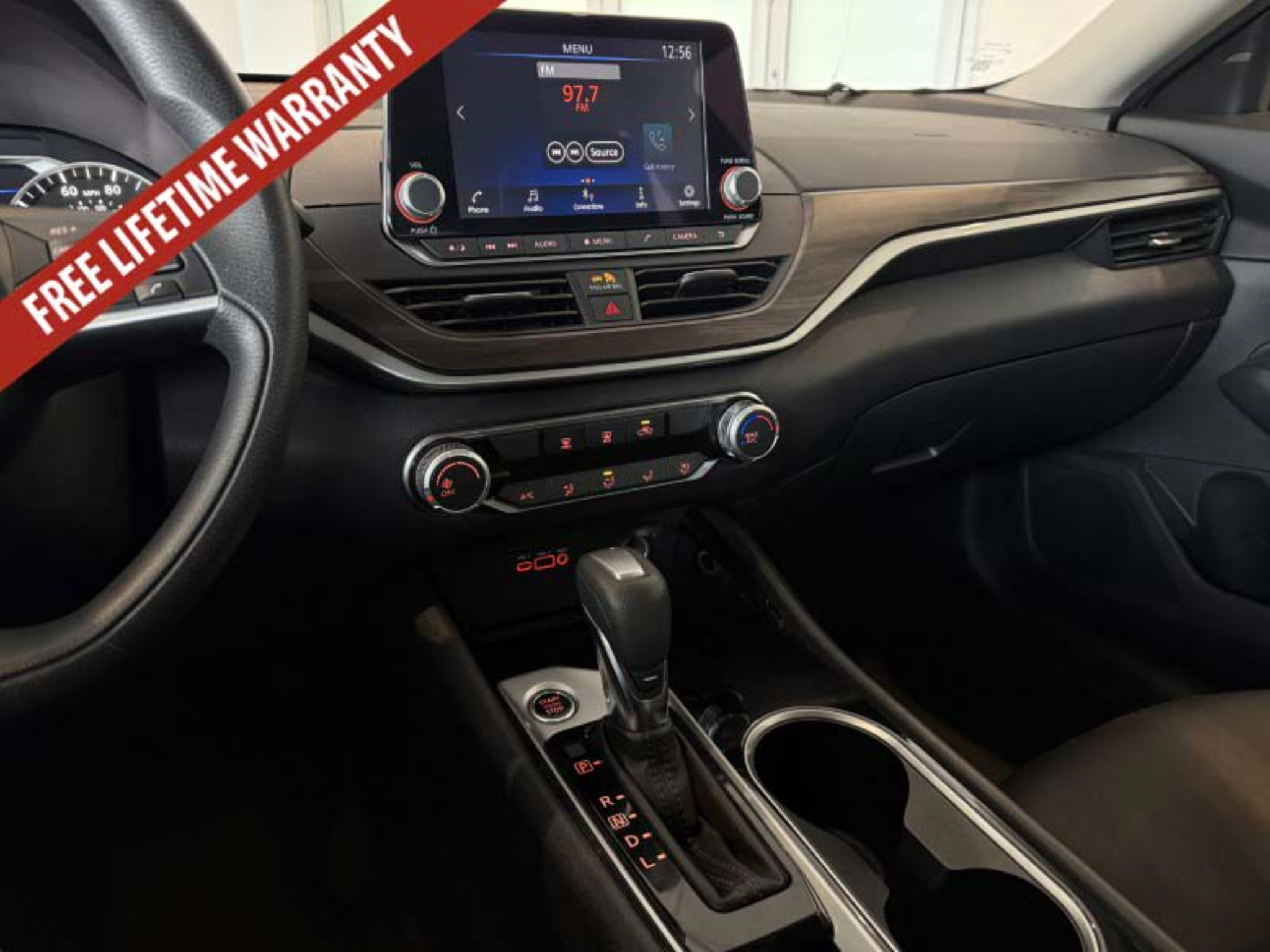 Used 2024 Nissan Altima 2.5 SV FWD image 33