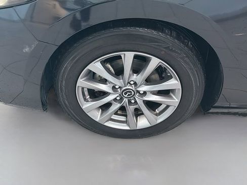 Used 2020 MAZDA MAZDA3 Sedan image 25