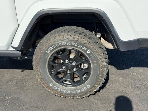 Used 2022 Jeep Gladiator Sport AWD/4WD image 4