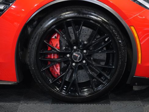 Used 2015 Chevrolet Corvette Z06 w/ 3LZ Preferred Equipment Group RWD image 49