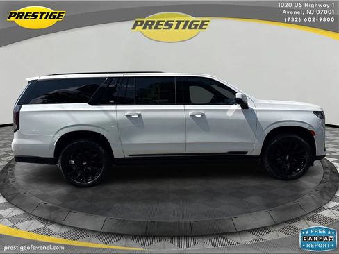 Used 2024 Cadillac Escalade ESV Sport w/ LPO, ONYX Package AWD/4WD image 4