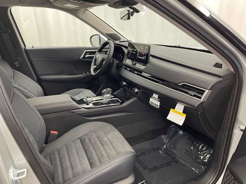 New 2025 Mitsubishi Outlander SE image 26
