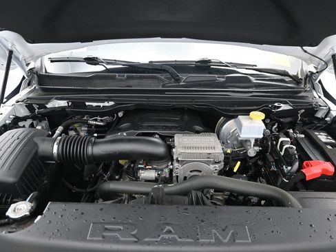 Used 2023 RAM 1500 Laramie AWD/4WD image 11