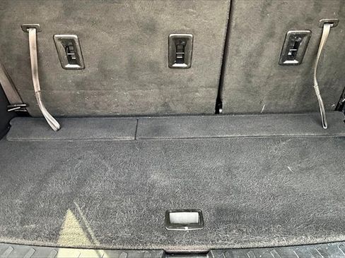 Used 2021 Chevrolet Traverse LT image 26