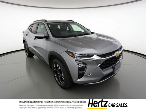 Used 2025 Chevrolet Trax LT w/ LT Convenience Package image 1