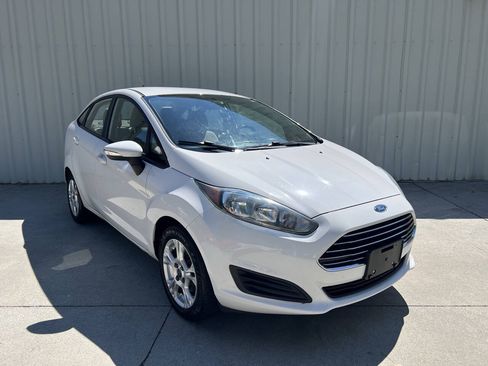 Used 2014 Ford Fiesta SE FWD image 1