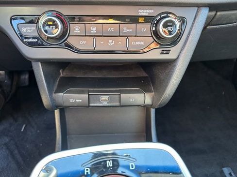 Used 2019 Kia Niro EX w/ Cold Weather Package 2.0 image 36