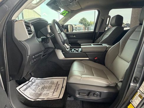 Used 2024 Toyota Tundra Limited AWD/4WD image 5