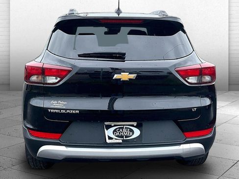 Used 2025 Chevrolet TrailBlazer LT FWD image 3