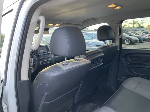 Used 2021 Nissan Titan S image 14