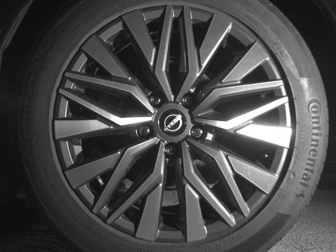 Used 2025 Nissan Altima 2.5 SV FWD image 14