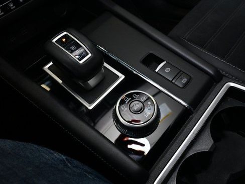 Used 2024 Mitsubishi Outlander SE Black Edition AWD/4WD image 40