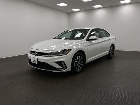 Used 2025 Volkswagen Jetta S FWD image 9